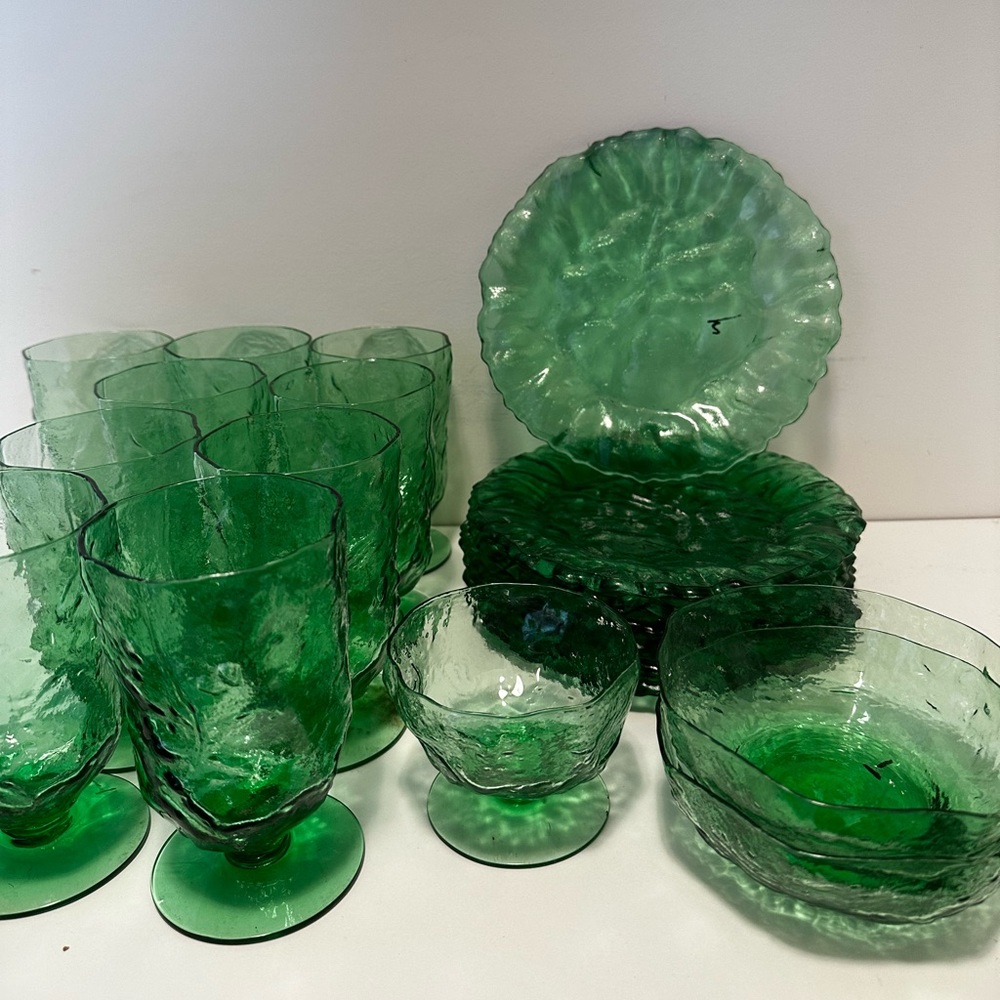 Crinkle green glass